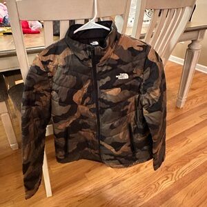 Women’s North face camo jacket